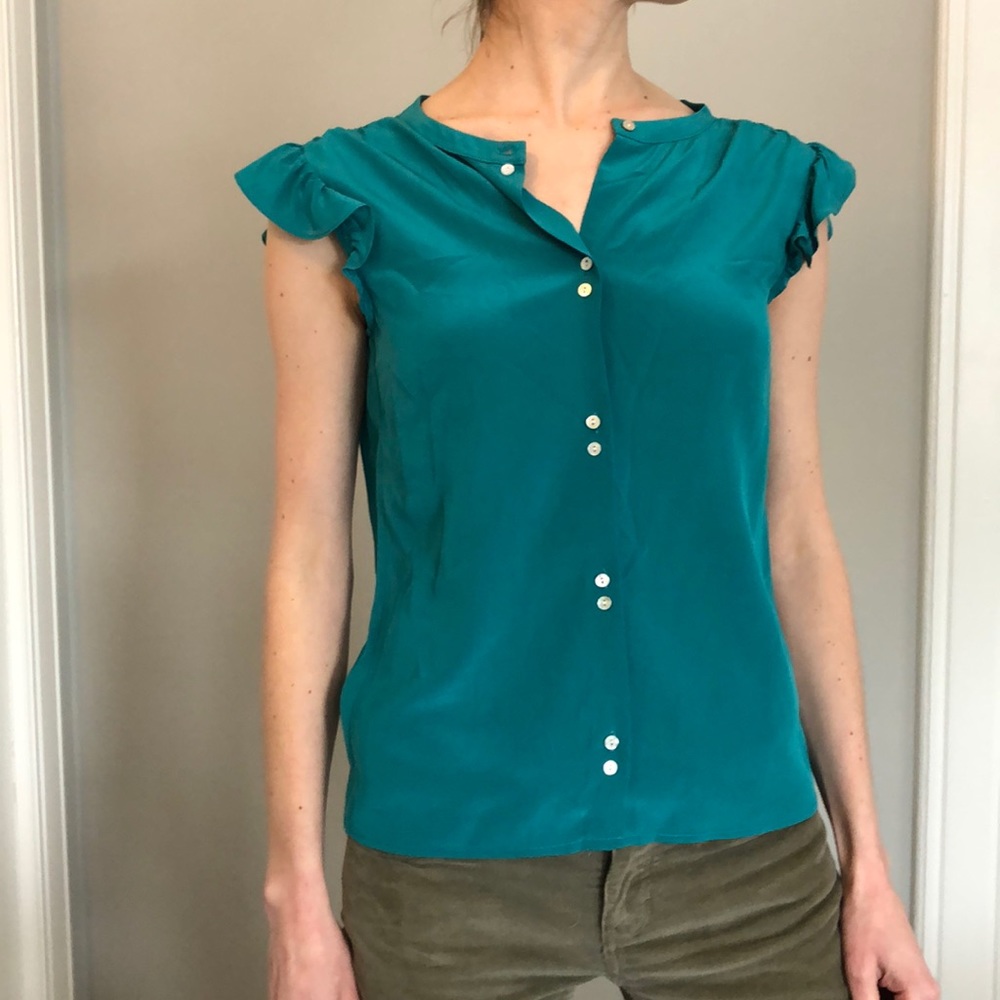 Cute cap-sleeved silk button-down